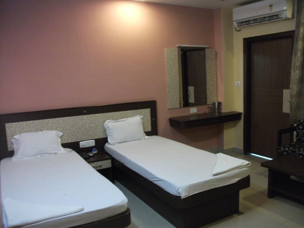 Hotel Parshuram Guwahati Eksteriør billede